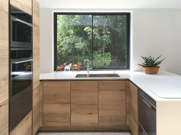 Contemporary Kitchen by MTA Architecture & Design
