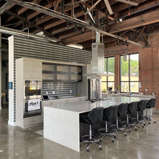 75+ Industrial Küchen mit Rückwand aus Glasfliesen Ideen & Bilder