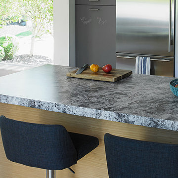 9305 Silver Flower Granite: 180fx® Collection by Formica Group