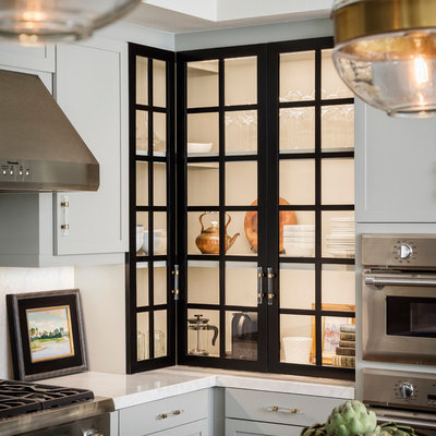 Example of a mid-sized urban kitchen design in San Francisco