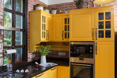 A Cheery Kitchen Dressed in Retro Vibes