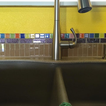 A Colorful Glass Tile Accent Kitchen