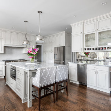 A Kitchen for Family and Entertaining