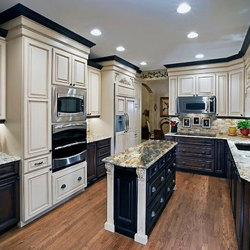 A mix of dark and light cabinetry