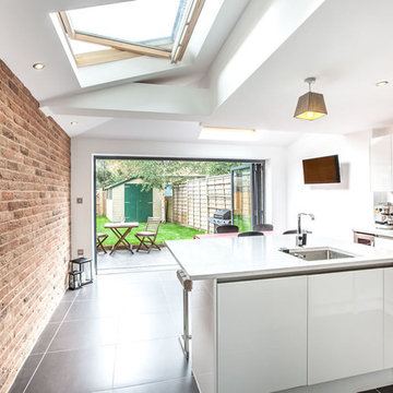 A Single-Storey Kitchen Extension in Twickenham by L&E - don't move extend