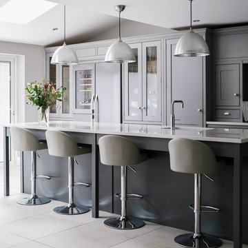 A Sophisticated & Sociable Kitchen By Burlanes