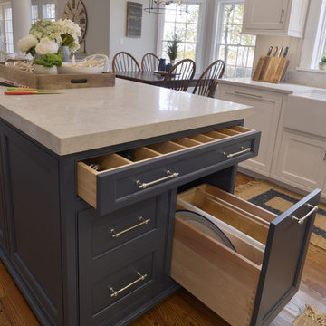 A Traditional Kitchen with a Casual, Beachy Vibe