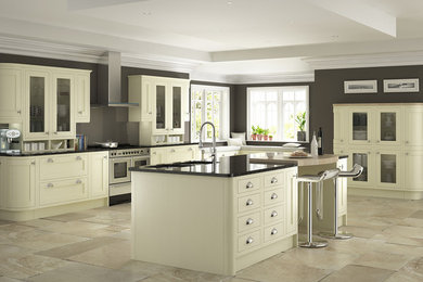 Design ideas for a traditional kitchen in Berkshire with an island.