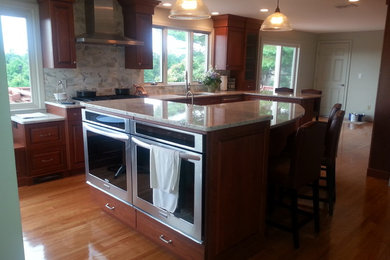 Elegant kitchen photo in New York