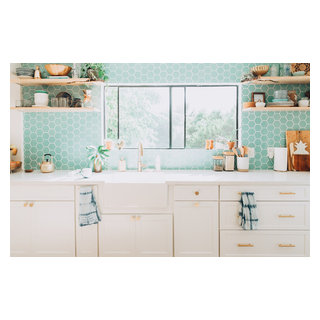 Airy Aqua Kitchen Backsplashki - Transitional - Kitchen - Hawaii