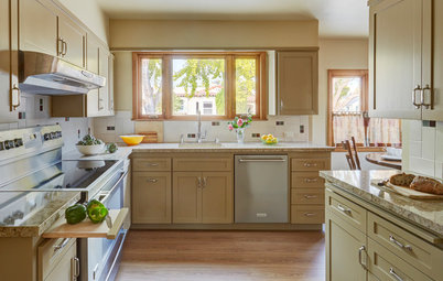 Refaced Cabinets Give This Kitchen a Whole New Look