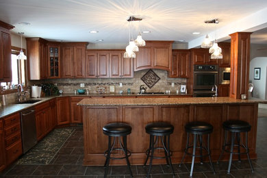 Example of a transitional kitchen design in Cedar Rapids