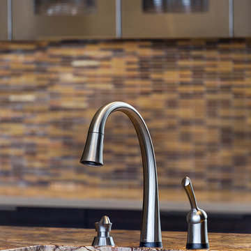 Alexander Modern Homes Project AMH-A : Modern Kitchen Wash Sink And Veined Marbl