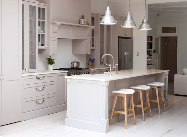 Traditional Kitchen by Provincial kitchens
