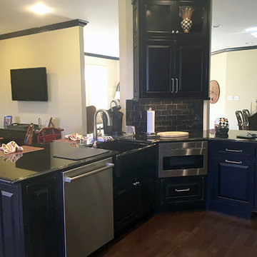 Allentown kitchen Remodel with Mouser Centra Cabinetr