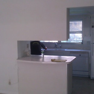 Kitchen inspiration - Example of a kitchen design in Tampa