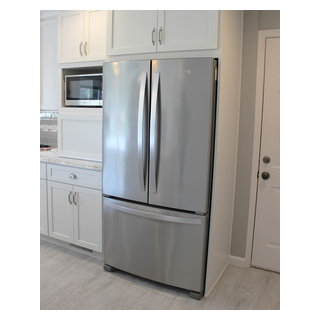 Alpha Il White And Gray Kitchen With Hidden Laundry And Raised Dishwasher Village Home Stores Img~c231922c0b6b5db2 4124 1 Ffb32f6 W320 H320 B1 P10 