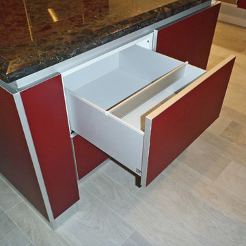 Aluminum drawer box with Poggenohl logo