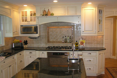 Elegant kitchen photo in Philadelphia