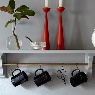 An Outdated Kitchen Gets a Loving DIY Makeover