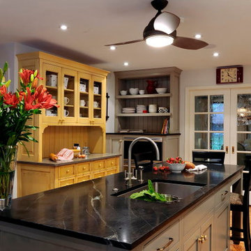 An Updated Family Friendly Kitchen