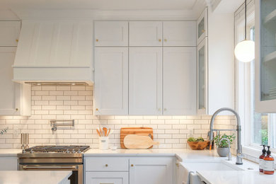 This is an example of a classic kitchen in Portland.