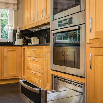 Approved Used Kitchen & Gothic Dresser, Underwood In-frame Shaker
