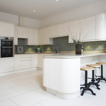 Approved Used Kitchen, Howdens Modern Gloss