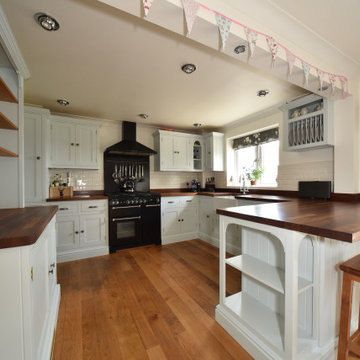 Approved Used Kitchen, In Frame Shaker with Rangemaster