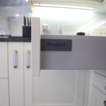 Approved Used Kitchen, Magnet Shaker With Utility