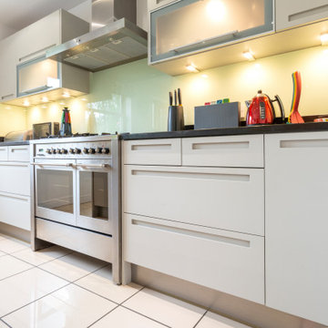 Approved Used Kitchen, Modern with Range Oven
