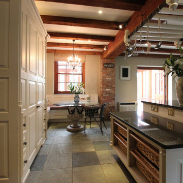 Approved Used Kitchen, Smallbone of Devizes Provence