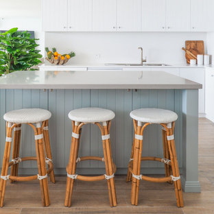 This is an example of a beach style kitchen in Gold Coast - Tweed.