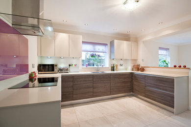 Moderne Küche in Hertfordshire