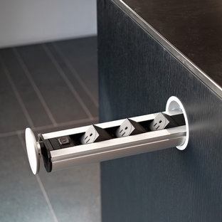 Inspiration for a modern kitchen remodel in Boston