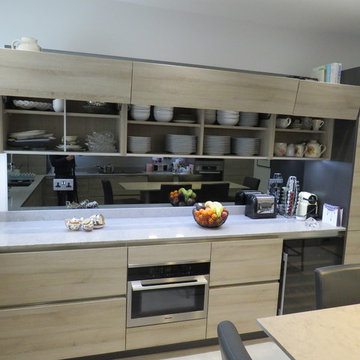 Arcos Stone Oak Horizontal & Caneo Matt Grey Handle Free Kitchen