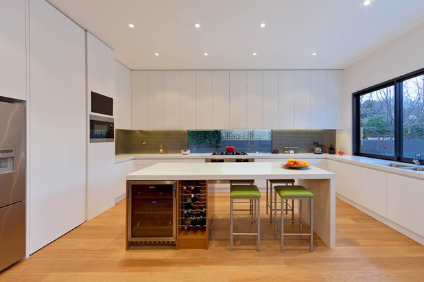 Contemporary Kitchen by Jane Howell Interiors