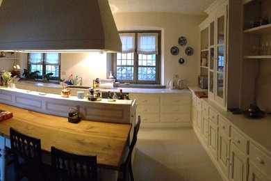 Example of a farmhouse kitchen design in Turin