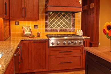 Inspiration for a large craftsman kitchen remodel in Minneapolis