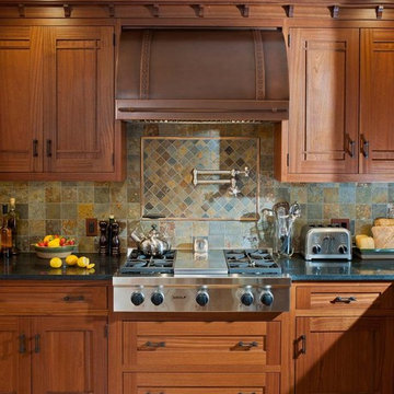 Arts & Crafts Kitchen with Ellsworth Door
