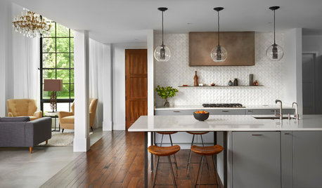 Houzz Tour: Blending In and Standing Out