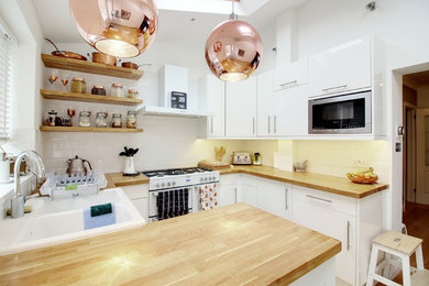 Kitchen - modern kitchen idea in Kent