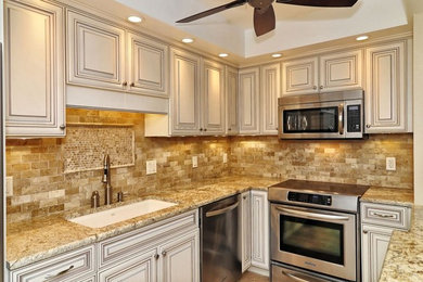 Elegant kitchen photo in Orlando