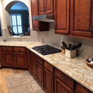 Austin, TX - Colonial Gold Granite - Kitchen