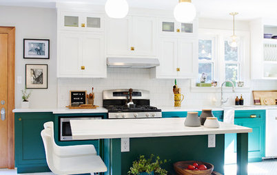 Rich Green and Retro Touches Remake a Kitchen