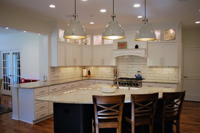 Example of a transitional kitchen design in Cleveland