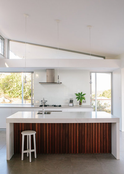 Modern Kitchen by Davis Architects