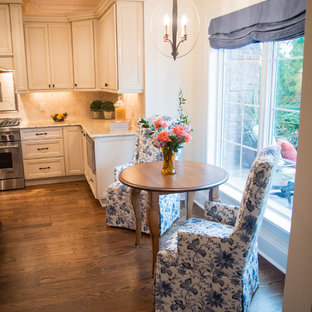 Traditional kitchen pictures - Example of a classic kitchen design in Wilmington
