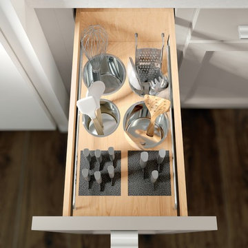 Base Utensil Pantry Pullout with Knife Block