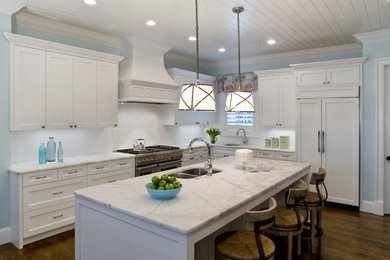 Example of a classic kitchen design in Jacksonville with subway tile backsplash